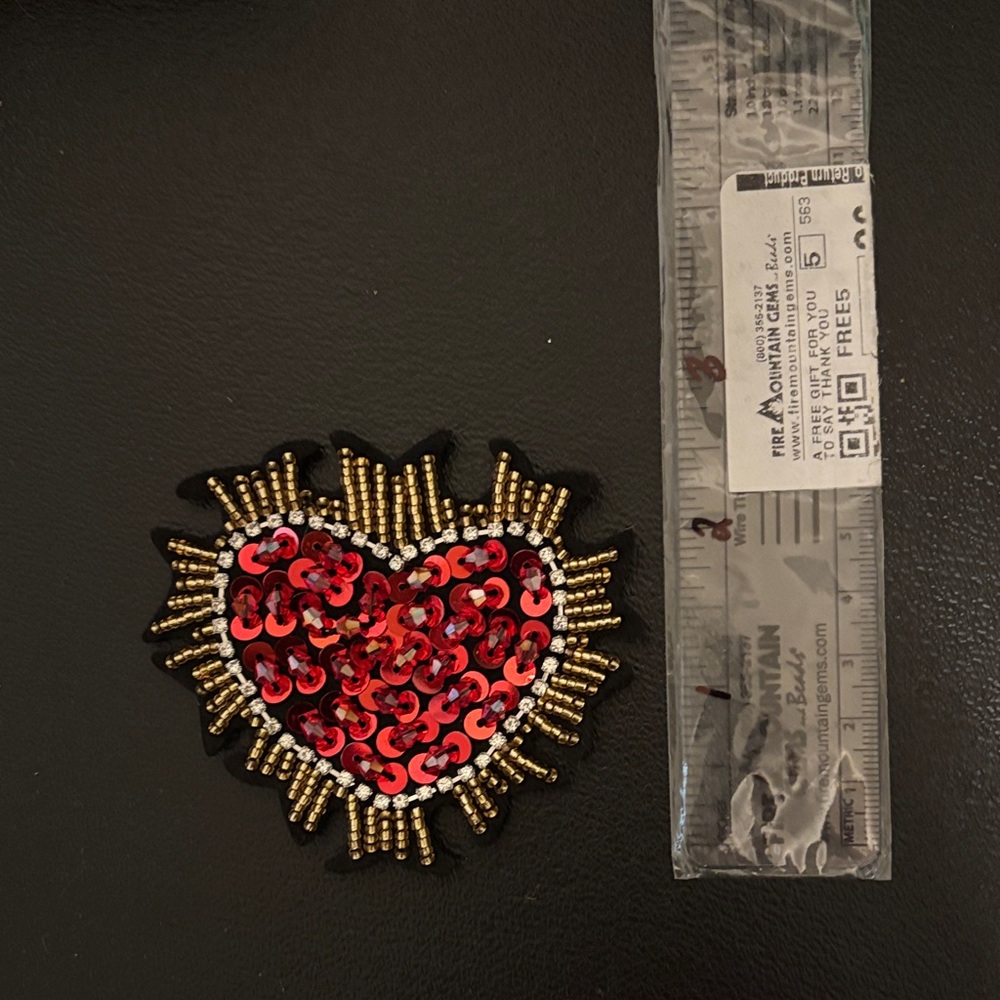 Embroidered Heart Patches - Red and Gold - Picture 4 of 5